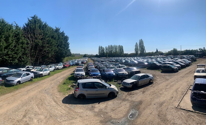 Aperçu des activités de la casse automobile TILT AUTO située à PARCE-SUR-SARTHE (72300)